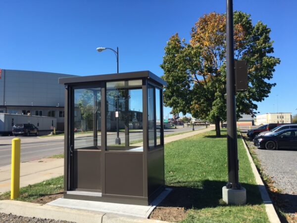 4 x 6 Guard Booth with sliding door